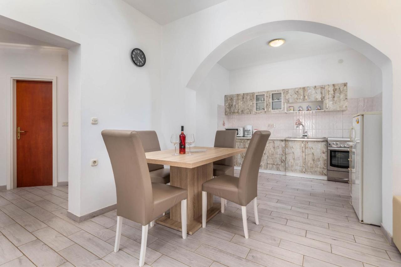 Apartman Mauro Pula Bagian luar foto